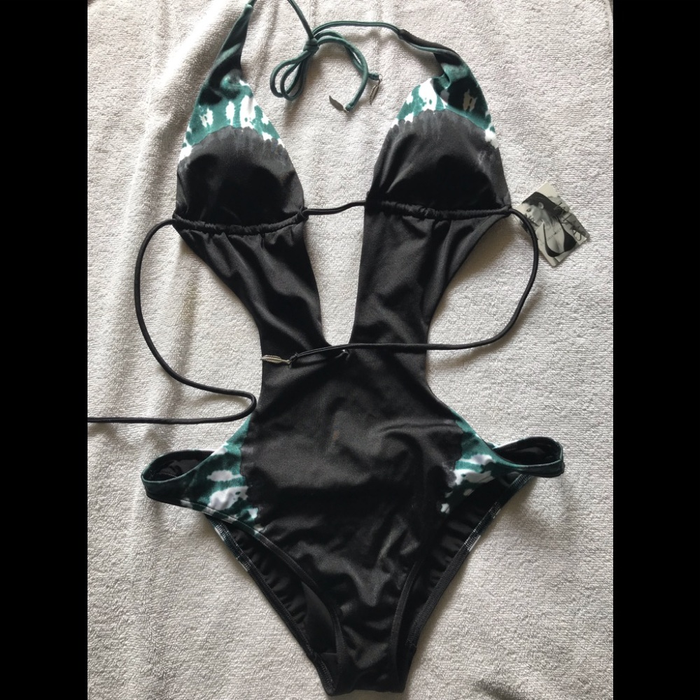 Victoria's Secret( NWT) swim bathing suit size L